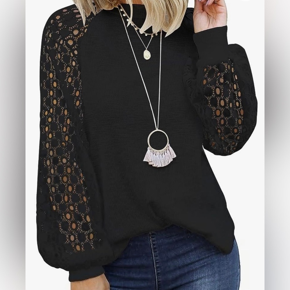 Micro star Women’s Black Lace-Crochet Detail on Sleeve Top -Sz Sm-NWOT🖤☀️ - Picture 1 of 10